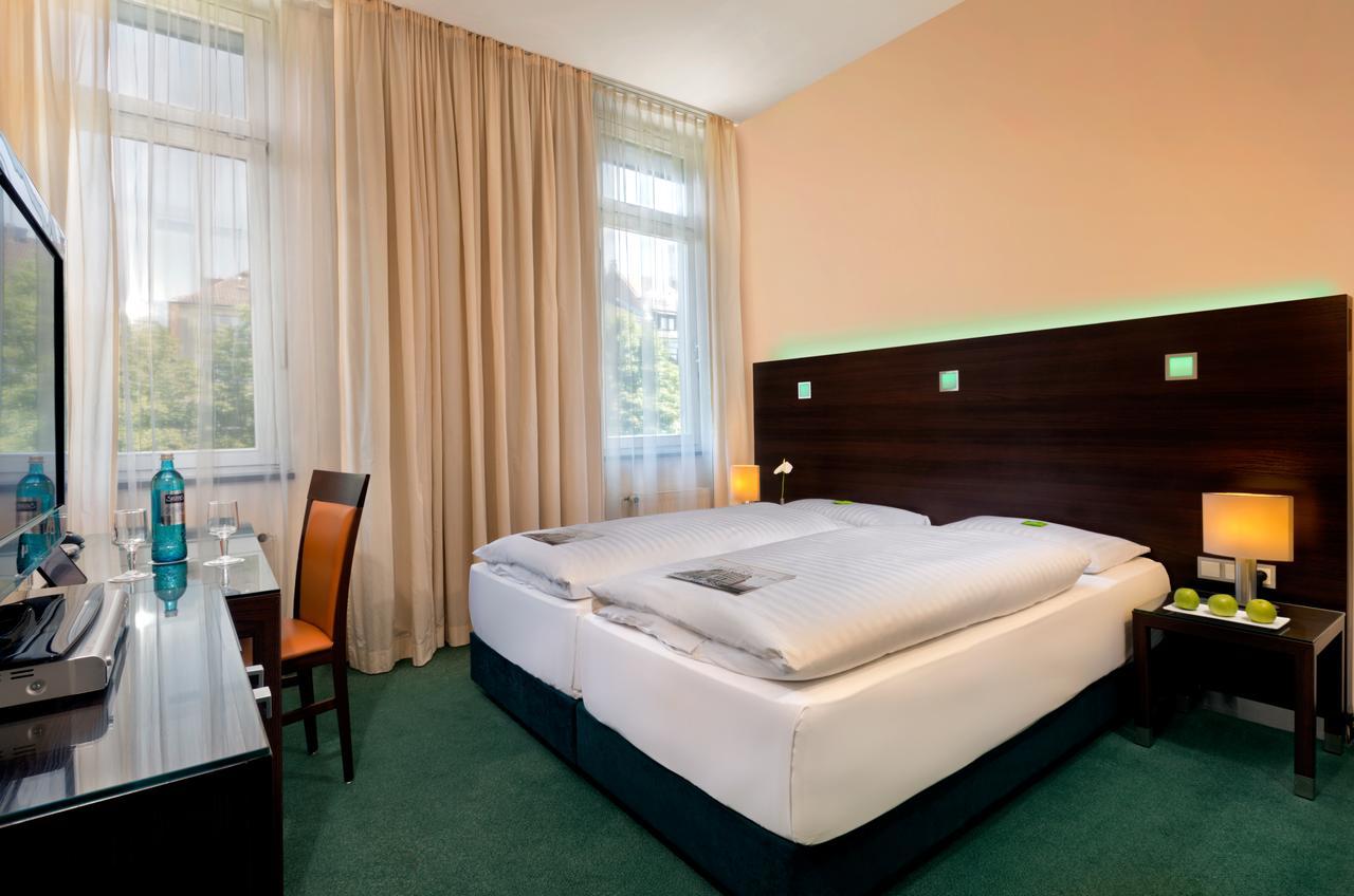 Flemings Hotel Frankfurt Hamburger Allee Франкфурт на Майн Екстериор снимка