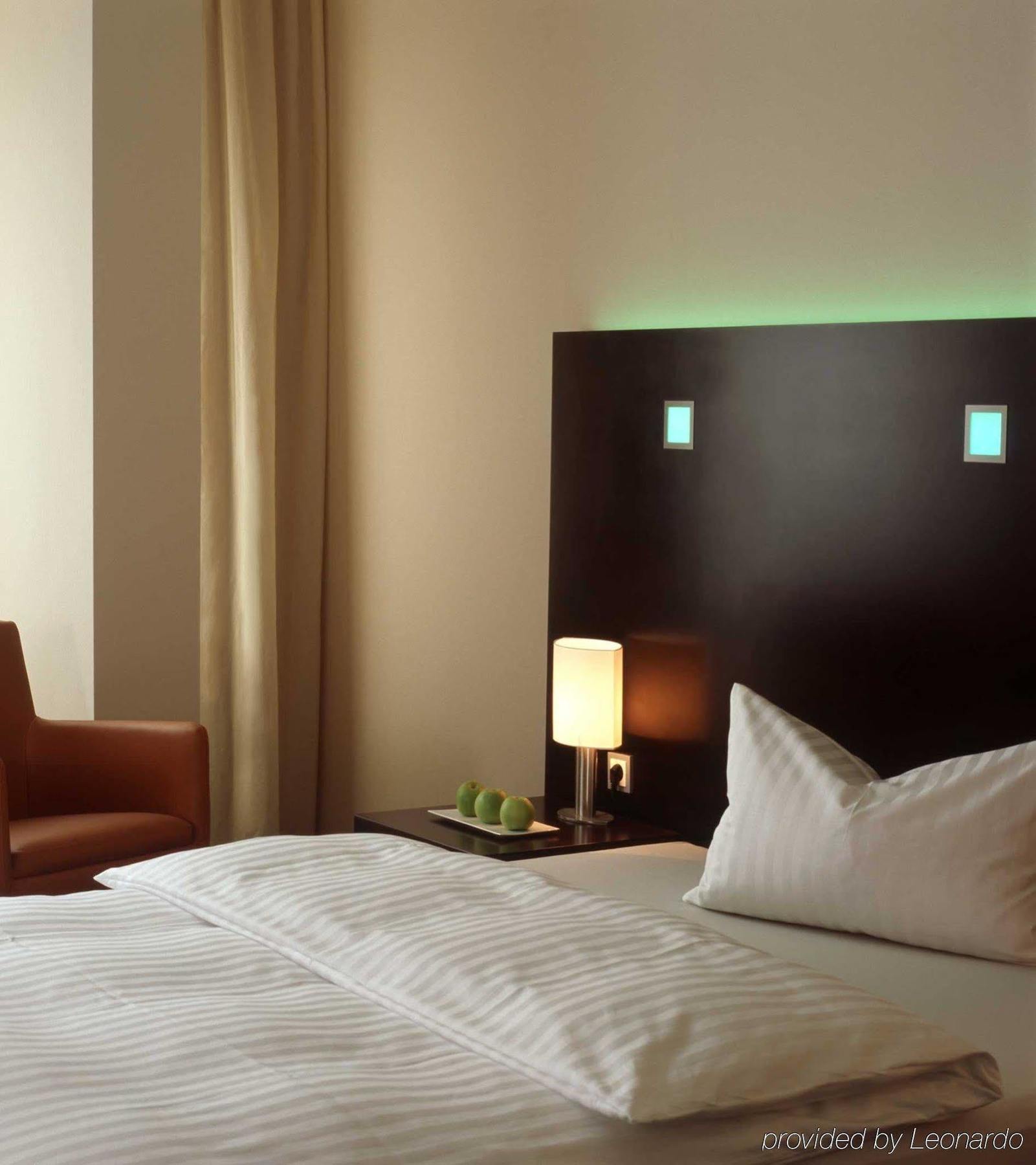 Flemings Hotel Frankfurt Hamburger Allee Франкфурт на Майн Екстериор снимка